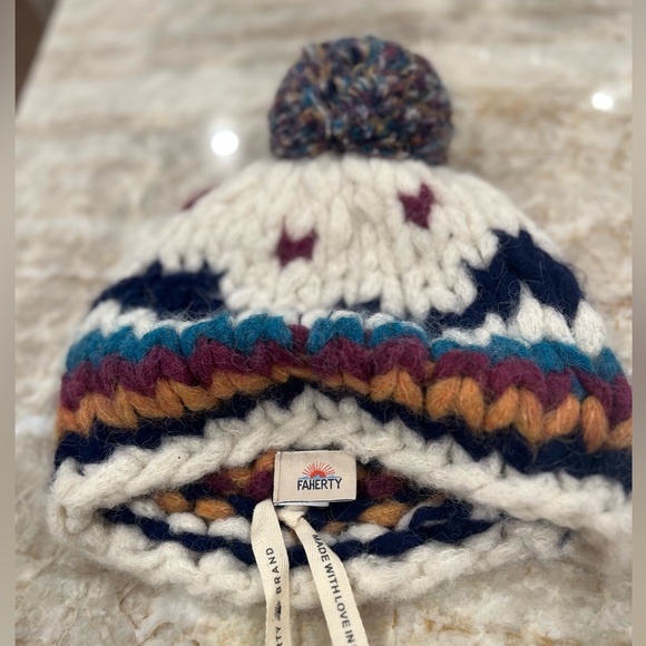 Faherty The Faherty X B.Yellowtail Collection hat with pompom (never worn) - Picture 5 of 6